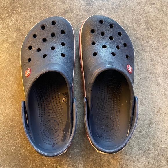 Adult Classic Crocs Men’s size 6 Women’s 8 - Picture 1 of 5